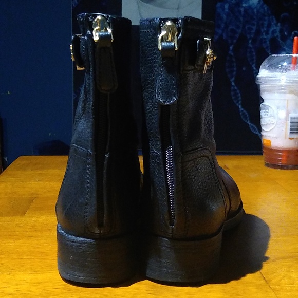 Tory Burch Selena distressed boots - Picture 2 of 7